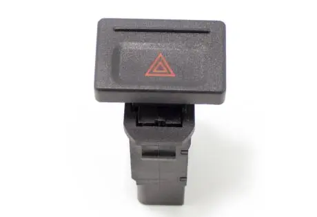 Кнопка аварийной сигнализации Chery Amulet Aftermarket A15-3718090 (фото 1)