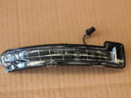 Повторитель поворота зеркала R Geely EC7 Aftermarket 1018028987