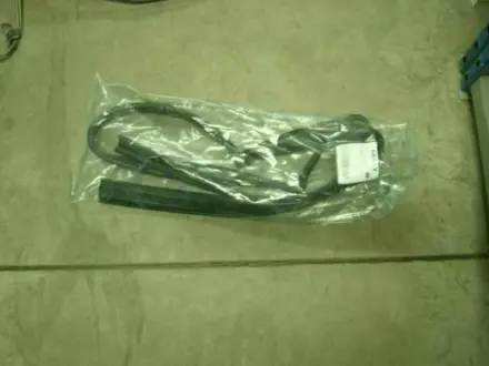 Уплотнитель задний R Geely EC-7 RV Aftermarket 1068002138