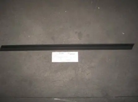 Уплотнитель стекла двери передней R Geely EC-7 EC-7RV Aftermarket 1068002690