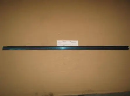 Уплотнитель двери передней (хром) L EC-7 EC7-RV Aftermarket 1068020497