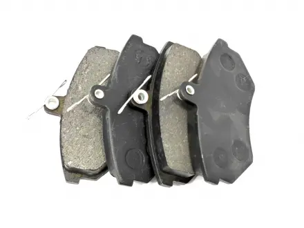 Колодки тормозные передние (с ушком) Chery Amulet KLM AutoParts A11-3501080