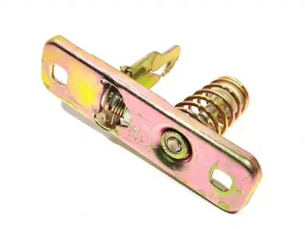 Замок капота верхний Chery Amulet Aftermarket A11-8402050