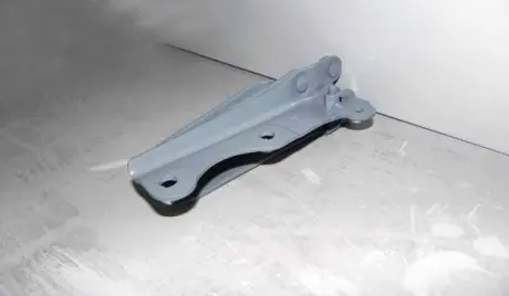 Петля капота правая Chery E5 Aftermarket B23-8402040-DY