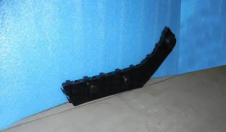 Направляющая заднего бампера, левая (пластик) Chery Beat (S18) Aftermarket S18D-2804613