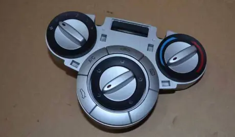 Блок управления кондиционером (без климат контроля) CHERY A13-8112010