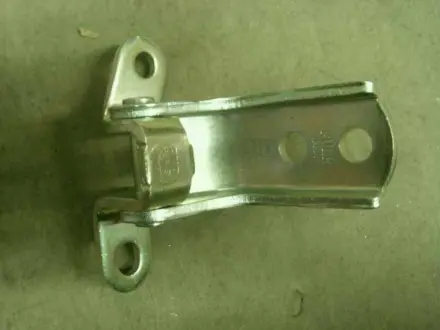 Петля двери передний R верхняя EC-7/EC-7RV GEELY 1062002720