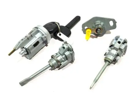 Комплект ключів і личинок Geely MK KLM KLM AutoParts 1018003964 (фото 1)