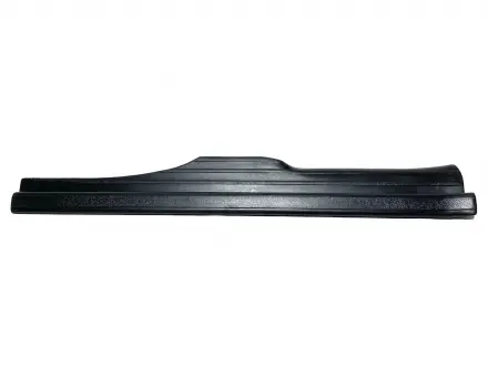 Накладка порога внутренняя задняя R (черная) Chery Amulet Aftermarket A11-5101052