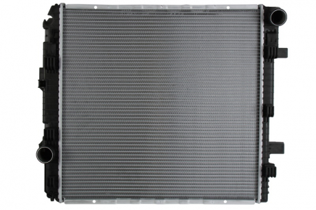 Радиатор охлаждение MERCEDES-BENZ ATEGO NISSENS 62794A (фото 1)