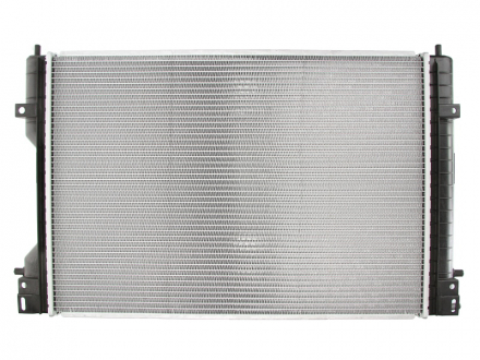 Радиатор системы охлаждения NISSENS 63073A (фото 1)