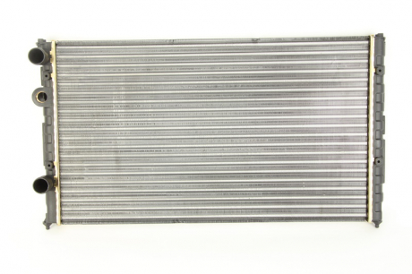Радиатор системы охлаждения NISSENS 652451 (фото 1)