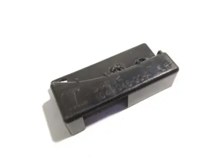 Кронштейн заднего бампера L Model S 12-16 Б.У. TESLA 1042046-00-A