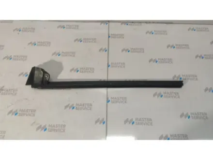 Уплотнитель стекла двери передней R внутренний Model 3 18-23 Б.У. TESLA 1090496-00-E