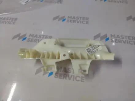 Кронштейн стойки средний внутренний верхний R Model 3 18-23 Б.У. TESLA 1103776-00-O